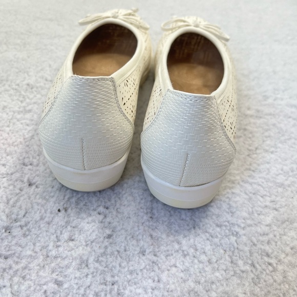 Women's White Mountain Off White Surprise Ballet Flat Shoes Size 7.5 M - Picture 5 of 10